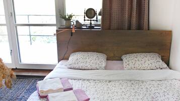 3 bedrooms, iron/ironing board, travel crib, free WiFi