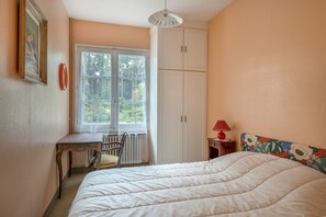 4 chambres, fer et planche à repasser, Wi-Fi gratuit