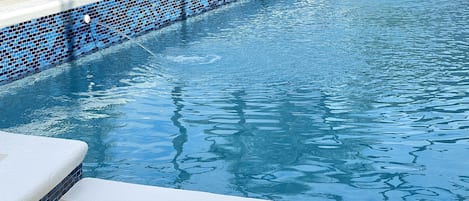 温水プール