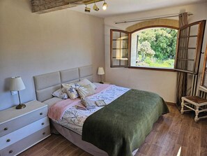 2 bedrooms, desk, free WiFi, bed sheets - Gite in a mas with private pool 5 min from pont du gard (Vers-Pont-du-Gard)