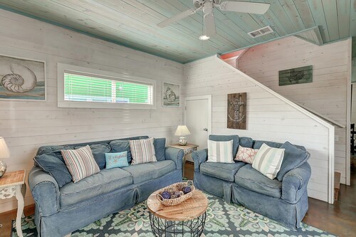 Charming home in Port A, two primary bedrooms!