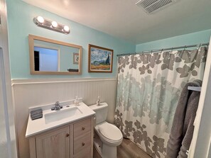 Bathroom - Carnation Drive Home 7 Bedroom Home by RedAwning (Sandy)