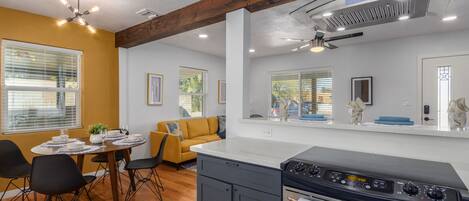 House, 2 Bedrooms | Private kitchen | Fridge, oven, coffee/tea maker, toaster