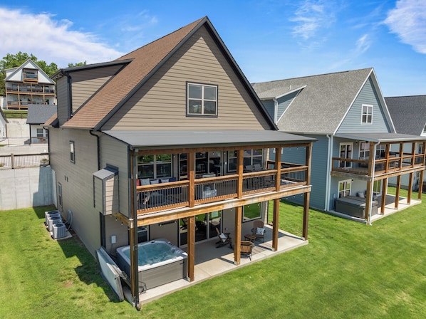 Exterior - A Life of Luxury Awaits You at this 7 Bed/7 Bath Chateau on Table Rock Lake!! (Hollister)