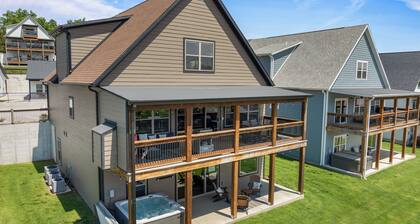 A Life of Luxury Awaits You at this 7 Bed/7 Bath Chateau on Table Rock Lake!!