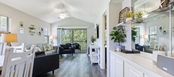 Great space to relax while at the beach or playing golf!