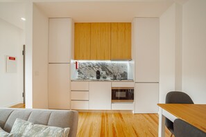 Interior - COURTYARD OPORTO DESIGN APARTMENT J (Oporto)