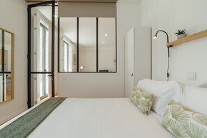 Iron/ironing board, free WiFi, bed sheets - COURTYARD OPORTO DESIGN APARTMENT C WITH TERRACE (Oporto)