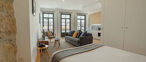 1 habitación, tabla de planchar con plancha, wifi gratis y ropa de cama