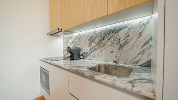 Fridge, microwave, coffee/tea maker, electric kettle