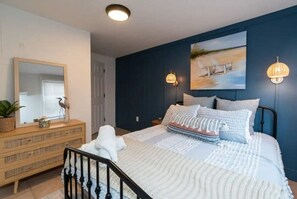 1 bedroom, desk, iron/ironing board, WiFi