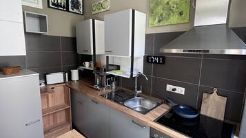 Kühlschrank, Ofen, Herdplatte, Geschirrspüler