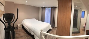 2 bedrooms, bed sheets