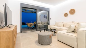 Villa – deluxe, 3 soverom, bassengutsikt | Oppholdsområde