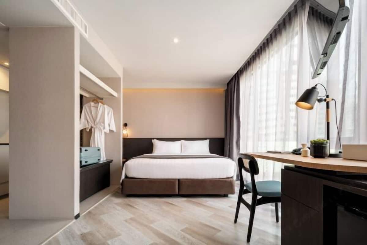 1 bedroom, free minibar, in-room safe, individually furnished