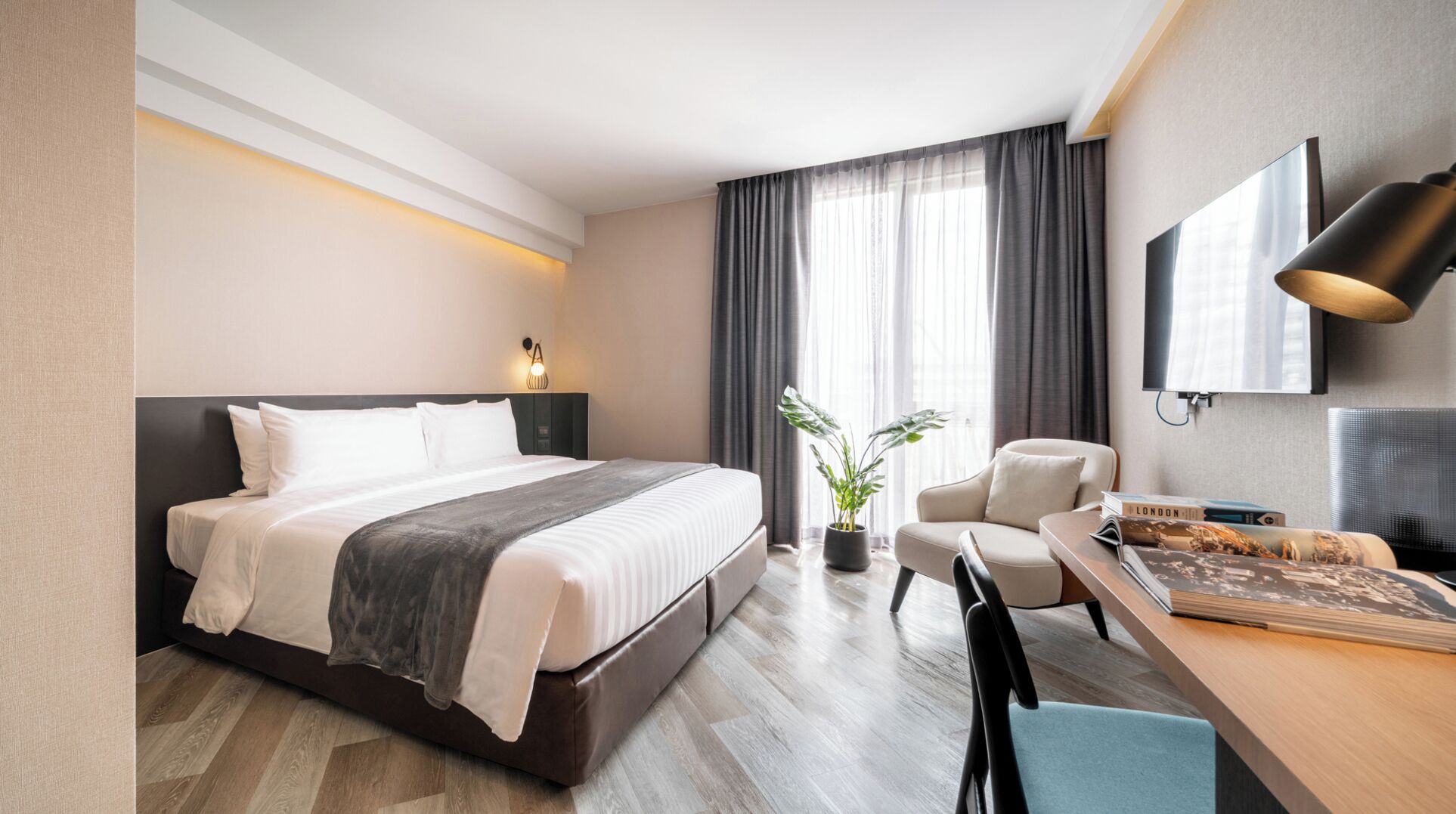 Artículos del minibar gratis y caja de seguridad en la habitación 