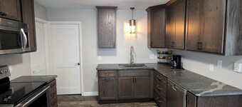 Lake Superior View- 3 Bedroom Suite at Econo Lodge Lakeside