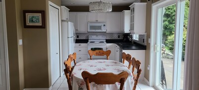 3 bedroom home on the outskirts of Qualicum Beach
