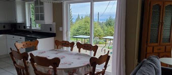 3 bedroom home on the outskirts of Qualicum Beach