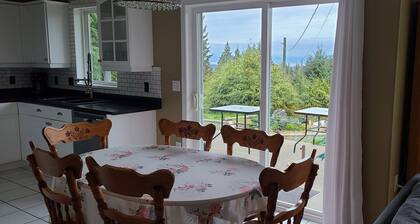 3 bedroom home on the outskirts of Qualicum Beach