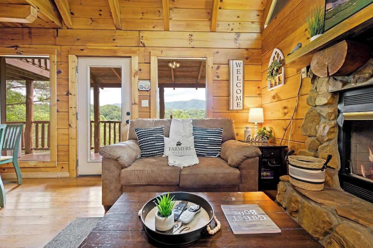 Fernseher, Kamin, Arbeitsbereiche