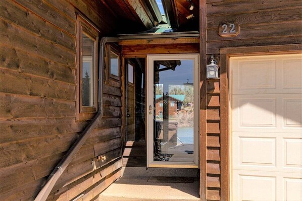 Exterior detail - On Lake Hatcher. Fish right from home. Hot Tub. (Pagosa Springs)