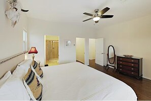 3 camere, una scrivania, ferro/asse da stiro, Wi-Fi gratuito