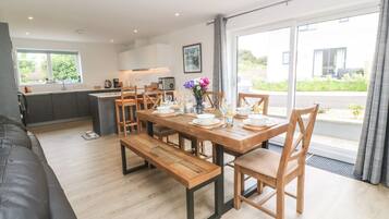 Ferienhaus | Eigene Küche | Kühlschrank, Geschirrspüler, Wasserkocher, Toaster