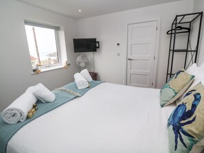 Cottage | 3 bedrooms, individually decorated, individually furnished, free WiFi