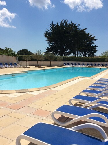Repos dans  résidence avec piscine à La Flotte en Ré