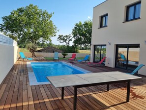 Piscine extérieure, piscine chauffée