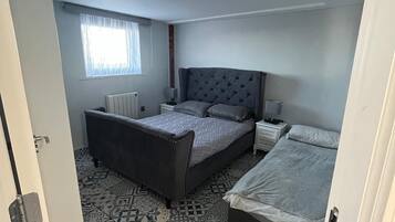 2 bedrooms, iron/ironing board, free WiFi, bed sheets