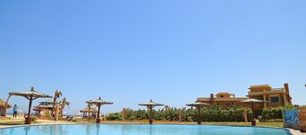 Amazing Chalet at Bluebay Asian Resort - Pool View / Families Only