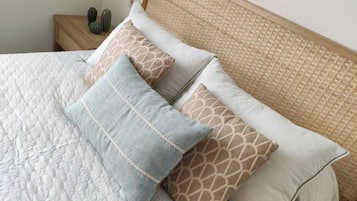 3 bedrooms, desk, iron/ironing board, free WiFi