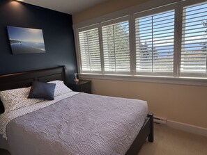 3 chambres, bureau, Wi-Fi gratuit, draps fournis