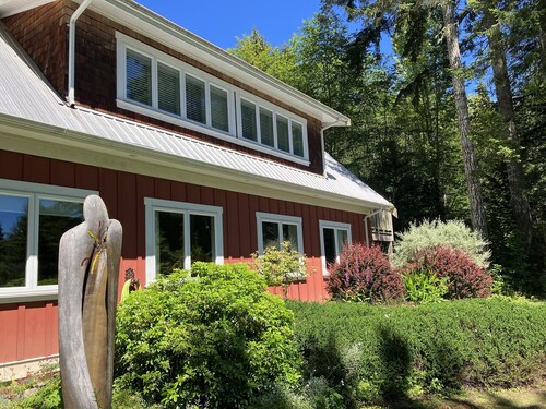 3 bedroom suite on the Juan de Fuca straight.