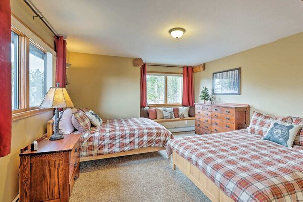 4 bedrooms, iron/ironing board, travel crib, free WiFi