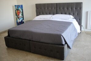 3 habitaciones y escritorio 