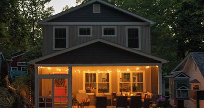 "Upside" New Cottage w Custom Built Bunk Room - Inside LKSD Gates