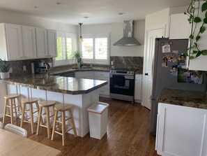 Fridge, oven, stovetop, dishwasher - Large Family Sized Home Close to everything (Salt Lake City)