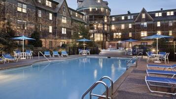 Piscine couverte, piscine extérieure