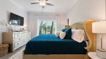 4 bedrooms, desk, iron/ironing board, travel cot