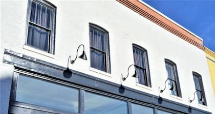 Historic Court Square Apt