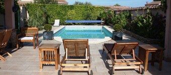 Sorgues, 9 km from Avignon, air-conditioned villa with private pool, (Wifi internet)