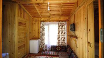 Family Tree House, 1 Bedroom, Patio, Garden Area | 1 bedroom, premium bedding, blackout curtains, rollaway beds