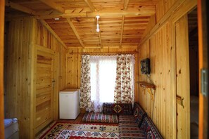 Casa en un árbol familiar, 1 habitación, patio, en la zona del jardín | 1 dormitorio, ropa de cama de alta calidad, cortinas opacas