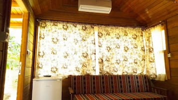1 bedroom, premium bedding, blackout curtains, rollaway beds