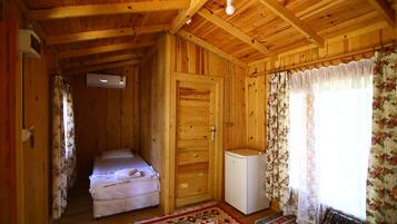 Family Tree House, 1 Bedroom, Patio, Garden Area | 1 bedroom, premium bedding, blackout curtains, rollaway beds