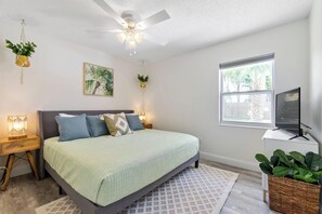 2 bedrooms, iron/ironing board, WiFi, bed sheets