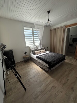 1 camera, ferro/asse da stiro, Wi-Fi gratuito, lenzuola